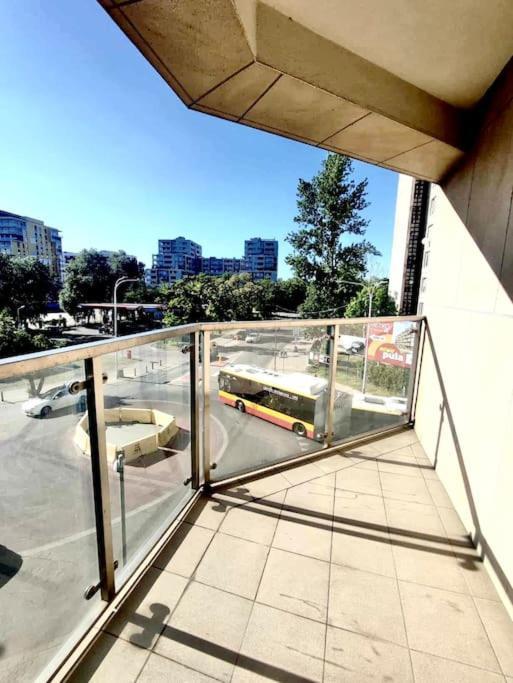 Nowoczesny Apartament Na Pradze Varsó Kültér fotó