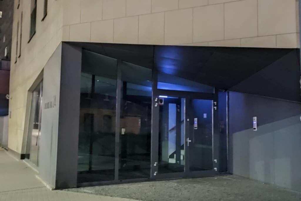 Nowoczesny Apartament Na Pradze Varsó Kültér fotó